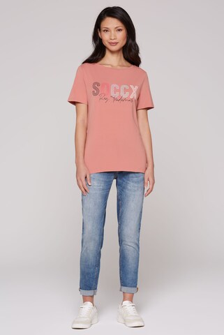 Soccx Basic T-Shirt mit U-Boot-Ausschnitt und Logo in Rot