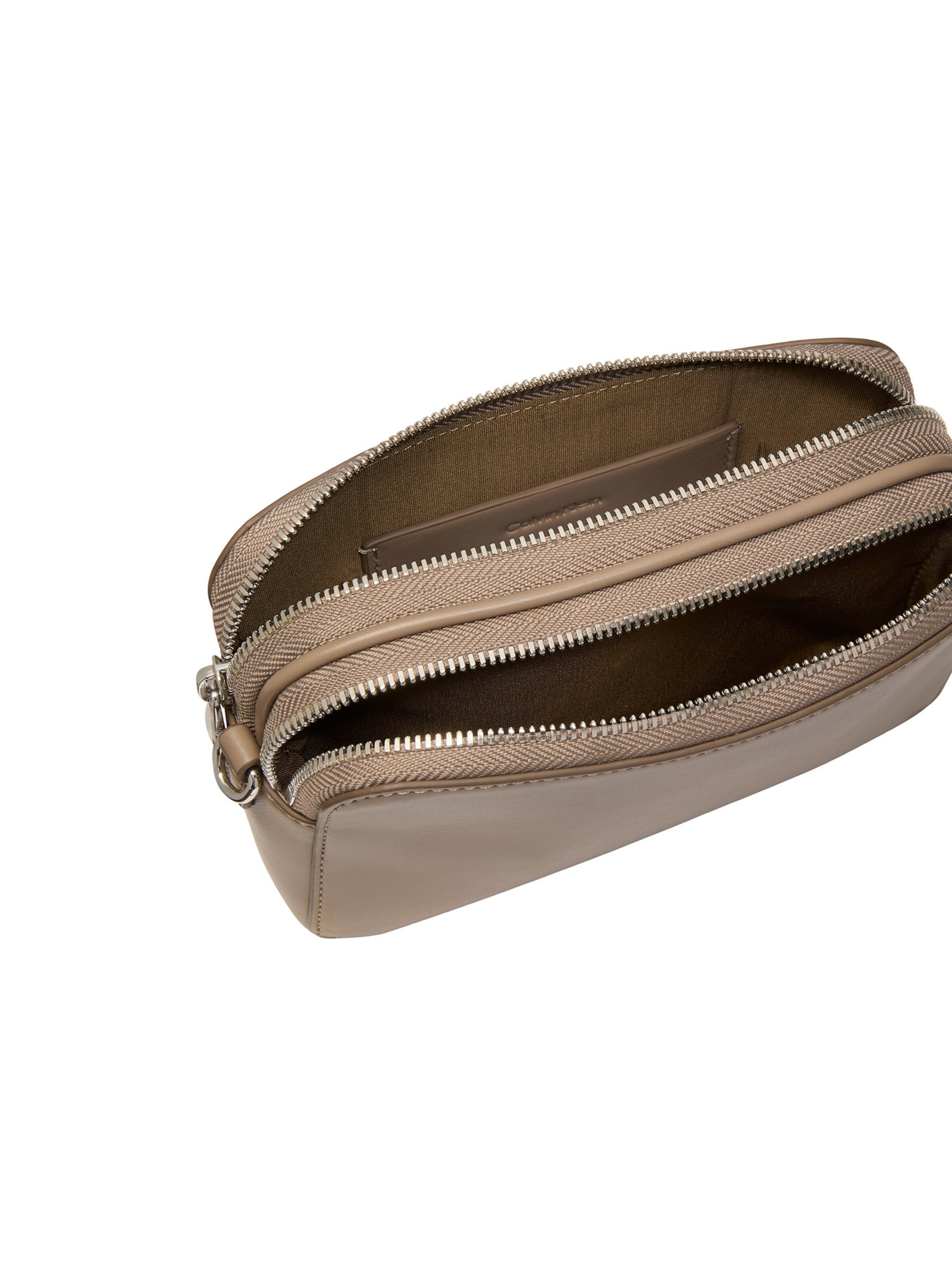 Calvin Klein Наплечная сумка в Серый