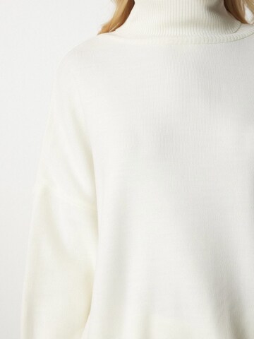 Pullover di Happiness İstanbul in grigio
