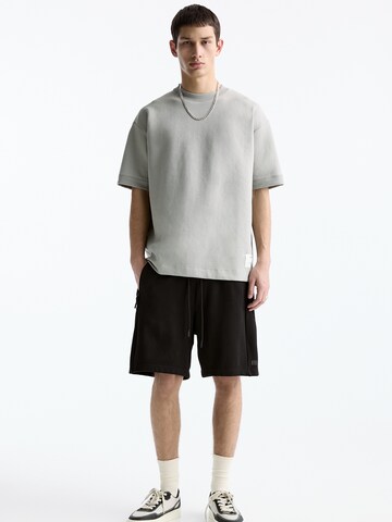 Pull&Bear Loosefit Shorts in Schwarz