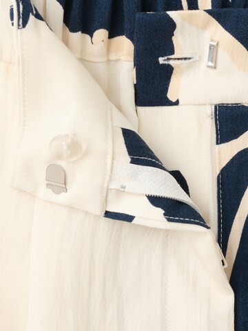 Wide leg Pantaloni con pieghe 'Dotter' di MANGO in bianco