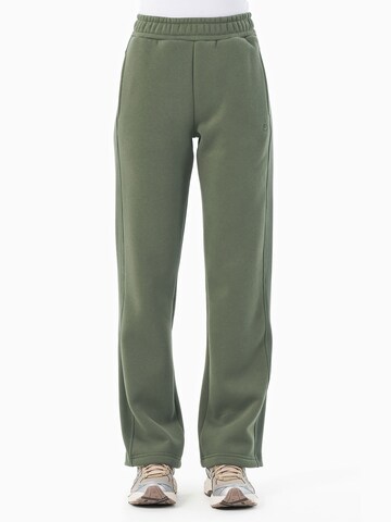 Organication Regular Pants in Green: front