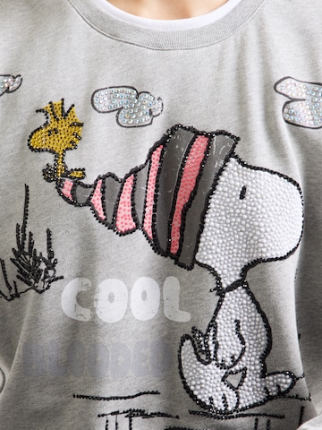 PRINCESS GOES HOLLYWOOD Majica 'Snoopy' | siva barva