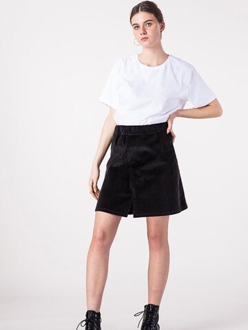Eyd Clothing Skirt ' Ashoka short ' in Black: front