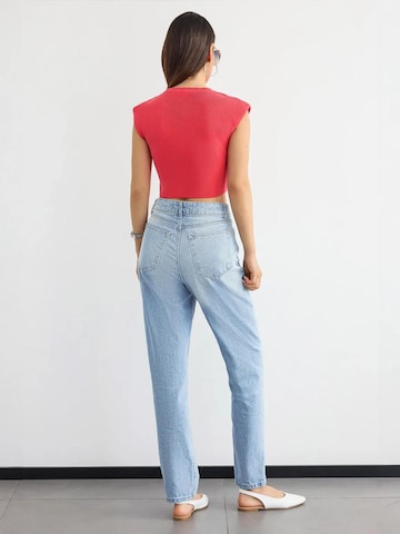 Top in maglia di Hiccup in rosso