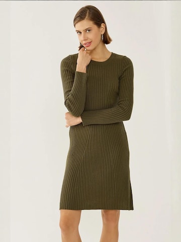 Robes en maille Hiccup en vert : devant