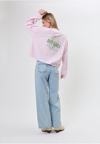 T-shirt 'Hot Girls' OH APRIL en rose : devant