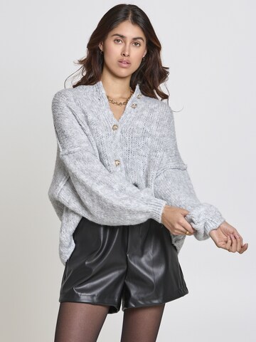 Lilavie Strickjacke ' Paulaa ' in Grau