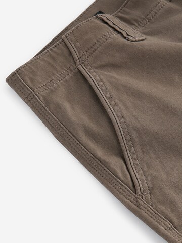 Tapered Pantaloni cargo di Next in marrone