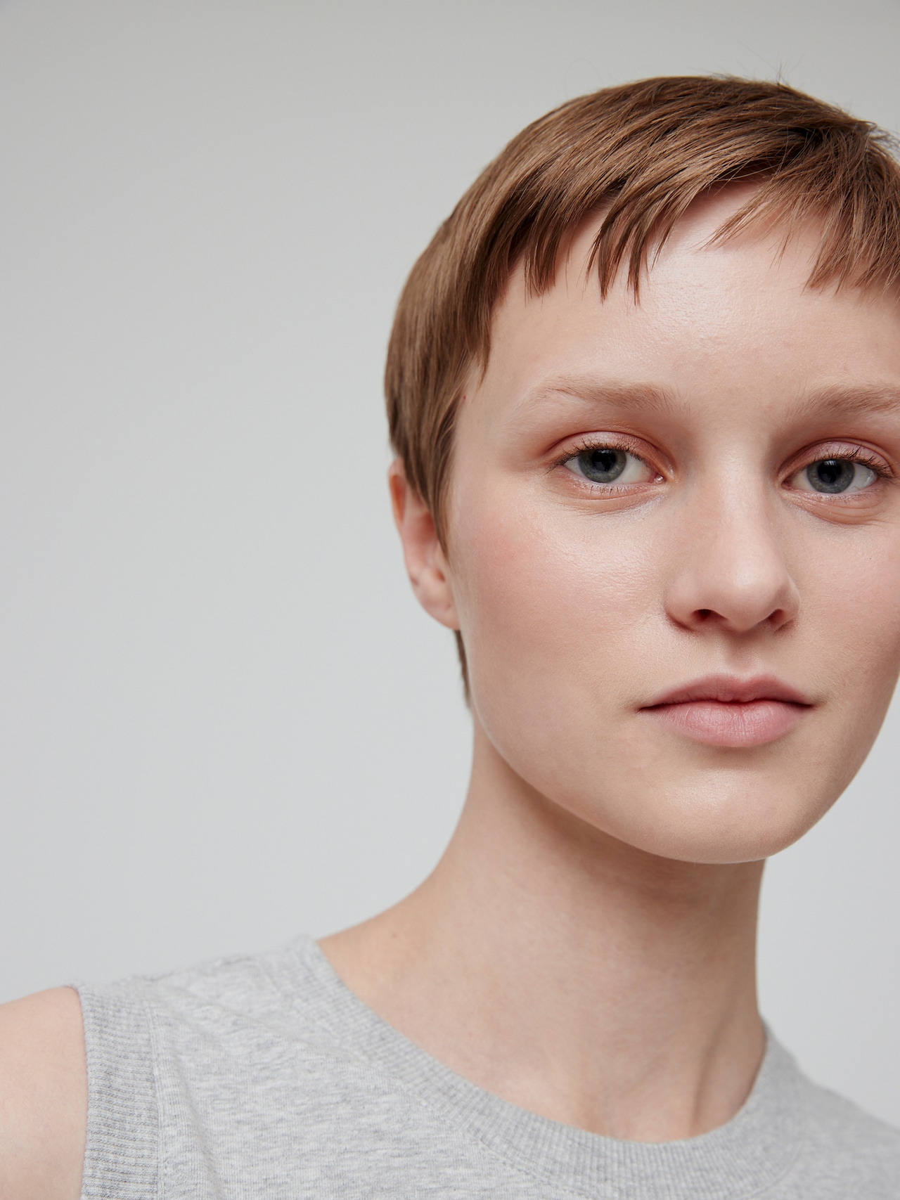 EDITED Kjole 'Thilde' grå-meleret