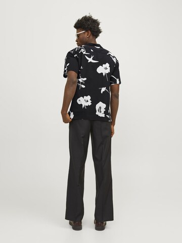 JACK & JONES Comfort Fit Πουκάμισο 'Palma Resort' σε μαύρο