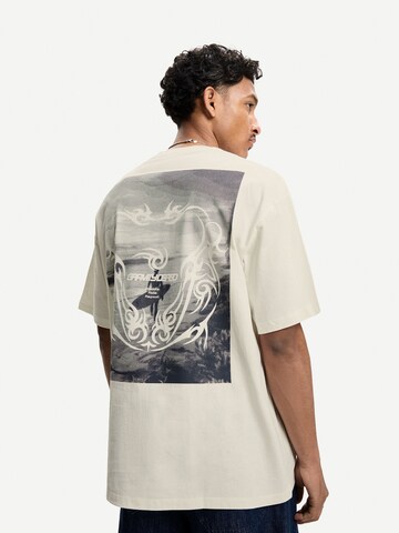 T-Shirt Bershka en blanc
