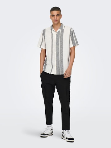 Coupe regular Chemise 'Caiden' Only & Sons en blanc