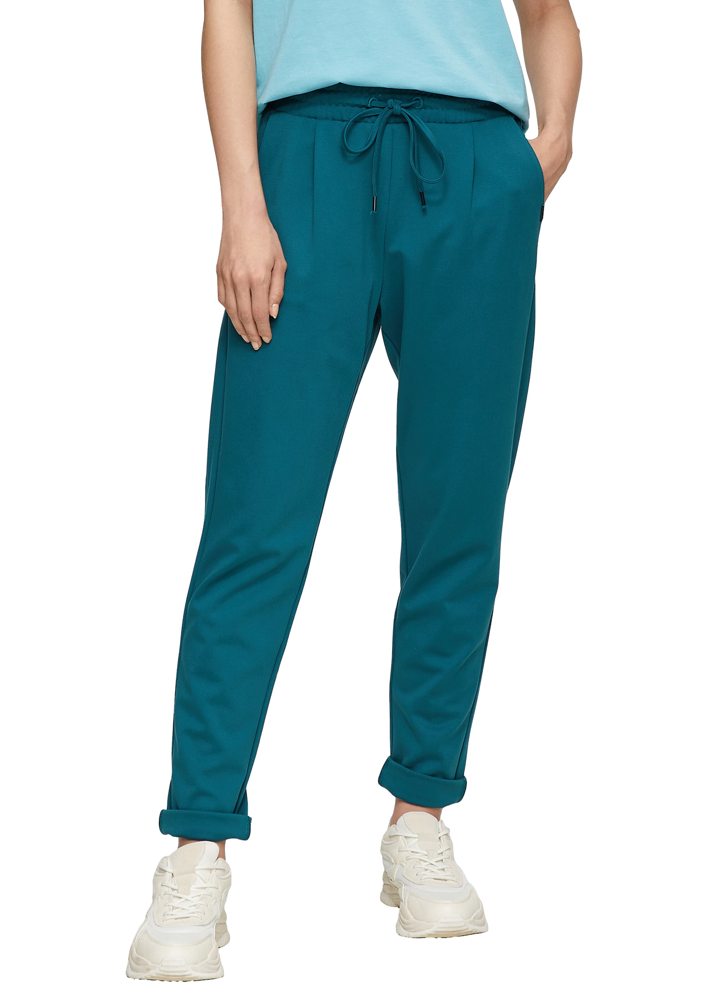 QS Tapered Bundfaltenhose in Grün: Vorderseite