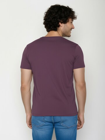 GREENBOMB Shirt ' Guide  Ski Bear ' in Red