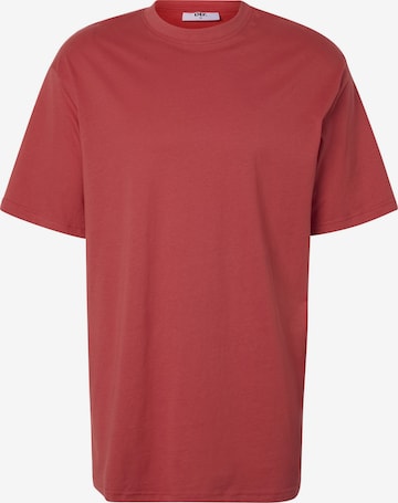 DEF - Camisa em vermelho: frente