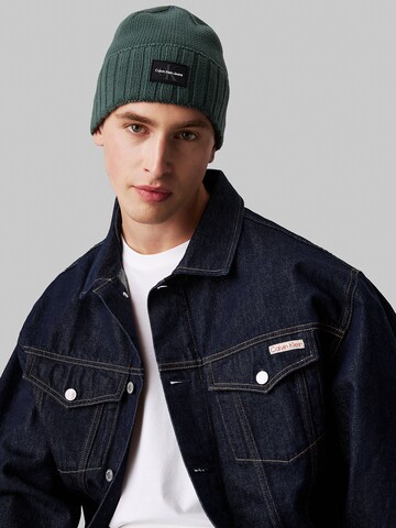 Calvin Klein Jeans Beanie in Green: front