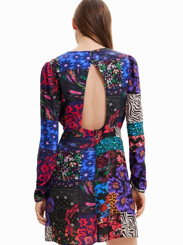 Desigual Φόρεμα σε μαύρο: πίσω