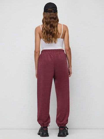 No Matter What Tapered Hose in Rot