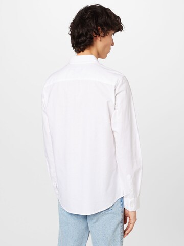 Coupe regular Chemise 'ALVARO' Only & Sons en blanc