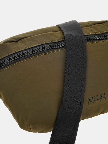 GUESS Gürteltasche 'Sondrio' in Grün