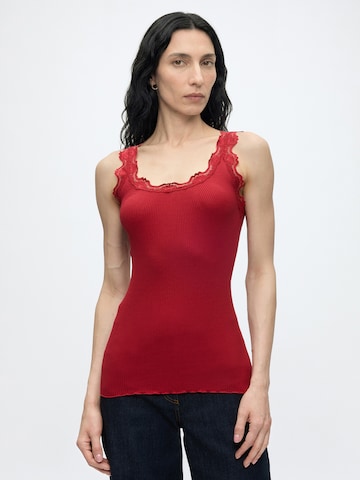 rosemunde Top in Rot: Vorderseite