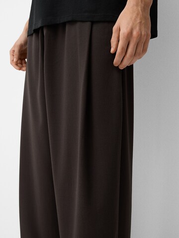 Bershka Szeroka nogawka Cygaretki w kolorze brązowy
