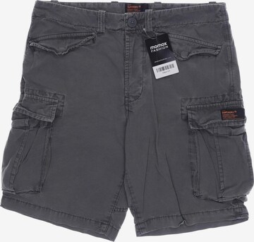 Superdry Shorts in 29 in Green: front