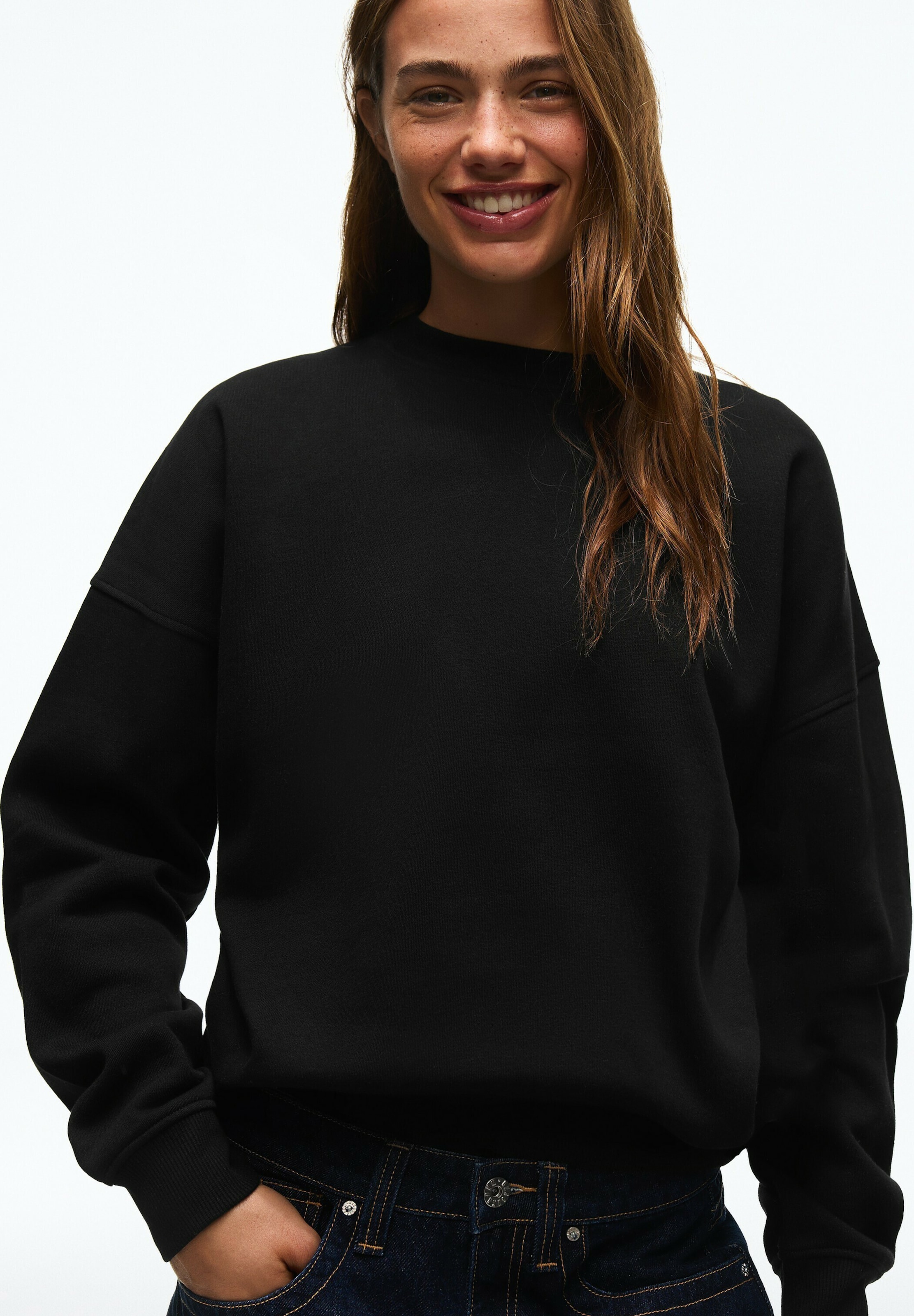 Bershka Tréning póló - fekete: elől