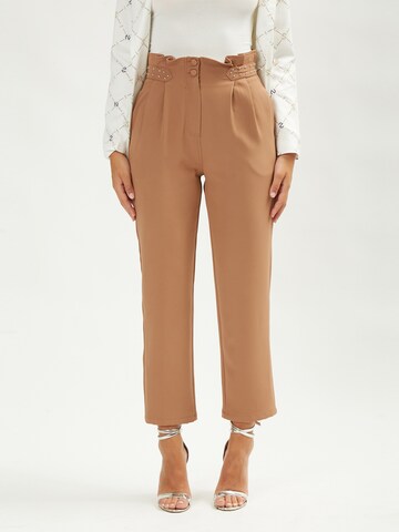 Influencer Tapered Pants in Beige