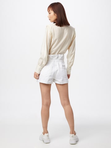 Regular Jean à pince 'STRAWBS SHORT' River Island en blanc