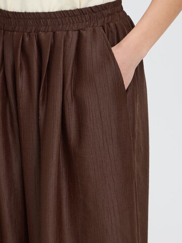 ICHI - Tapered Pantalón 'IHBALLOON' en marrón