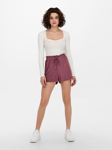 ONLY Regular Shorts 'Mette' in Lila