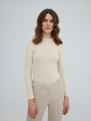 EDITED T-shirt 'Azalea' i beige: framsida