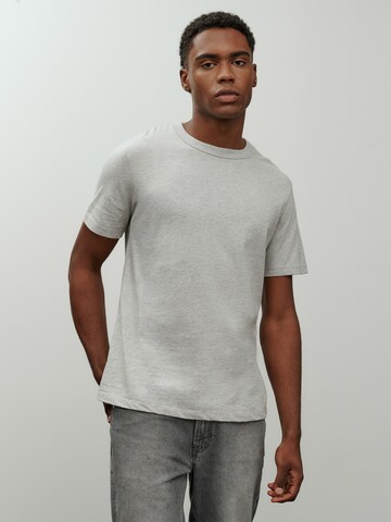 Maglietta 'Essential' di DAN FOX APPAREL in grigio: frontale
