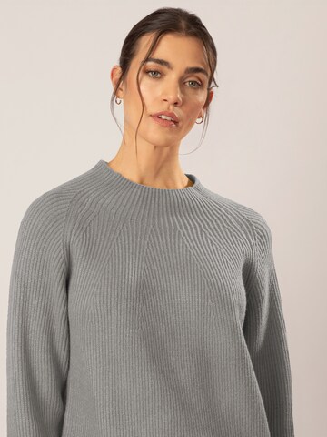 APART Sweater in Grey