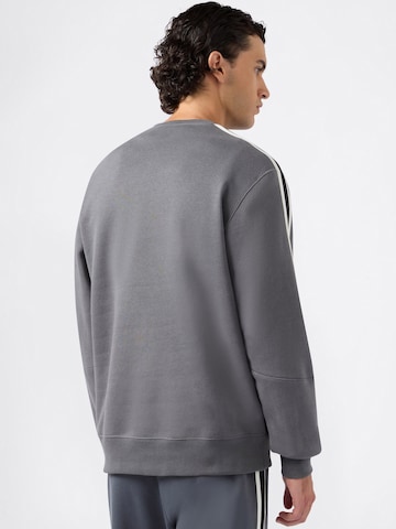 Champion Authentic Athletic Apparel Sweatshirt i grå