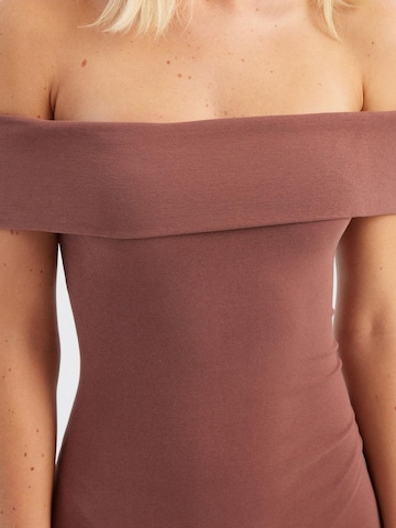Hiccup - Vestido em castanho