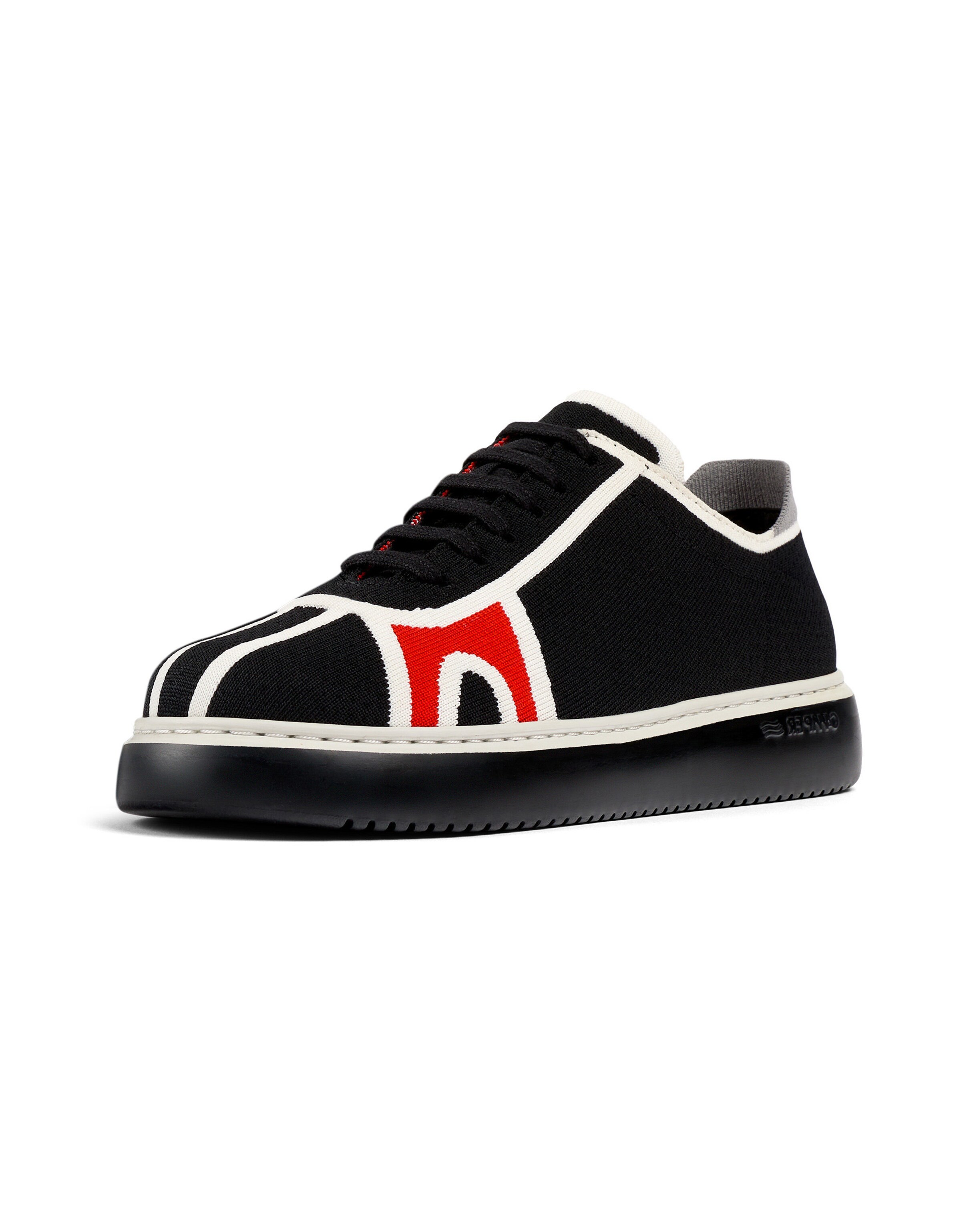 Baskets basses 'Runner K21' CAMPER en noir : devant