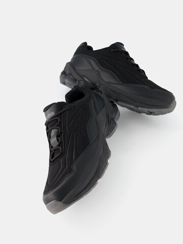 Sneaker bassa di Bershka in nero