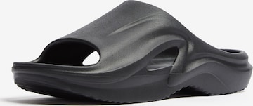 Bershka Sandal i svart: framsida