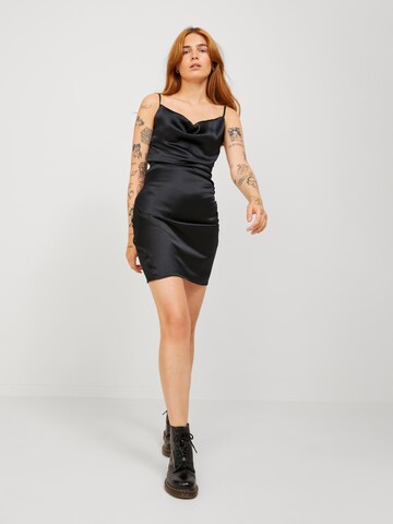 Rochie de cocktail 'Rosa' de la JJXX pe negru