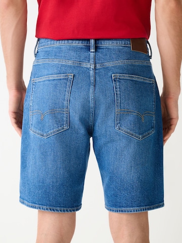 Next Regular Shorts in Blau