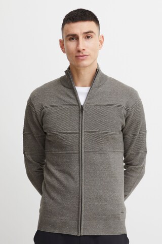 11 Project Strickjacke 'Yannik' in Grau: Vorderseite