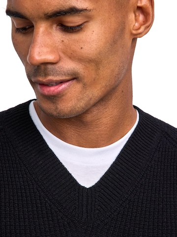 FALKE Sweater in Black
