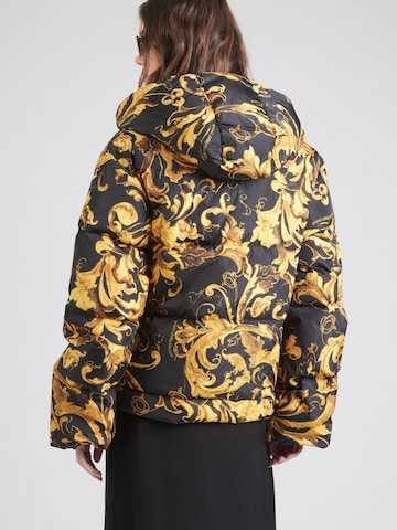 Versace Jeans Couture Φθινοπωρινό και ανοιξιάτικο μπουφάν σε μαύρο