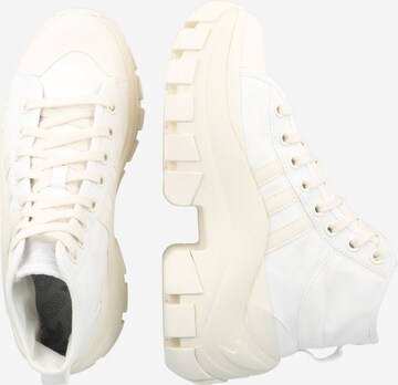 Baskets hautes 'Nizza Hi Xy22' ADIDAS ORIGINALS en blanc