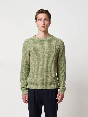 BRUUNS BAZAAR Sweater 'Ami Theo' in Green: front