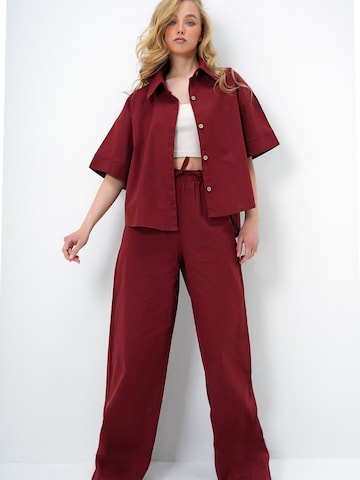 Trend Alaçatı Stili Ταγέρ με παντελόνι σε κόκκινο