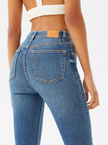 Skinny Jean Bershka en bleu